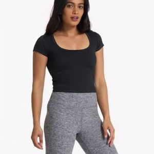 Vuori Short Sleeve Halo Crop NWT
